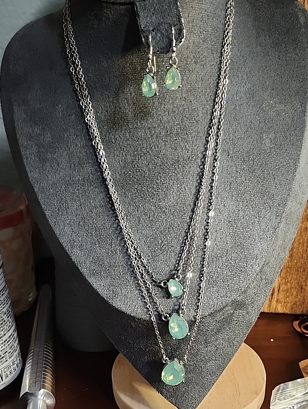 Silver-Tone Multi-Layer Necklace and Earring Set with Mint Green Teardrop Stones